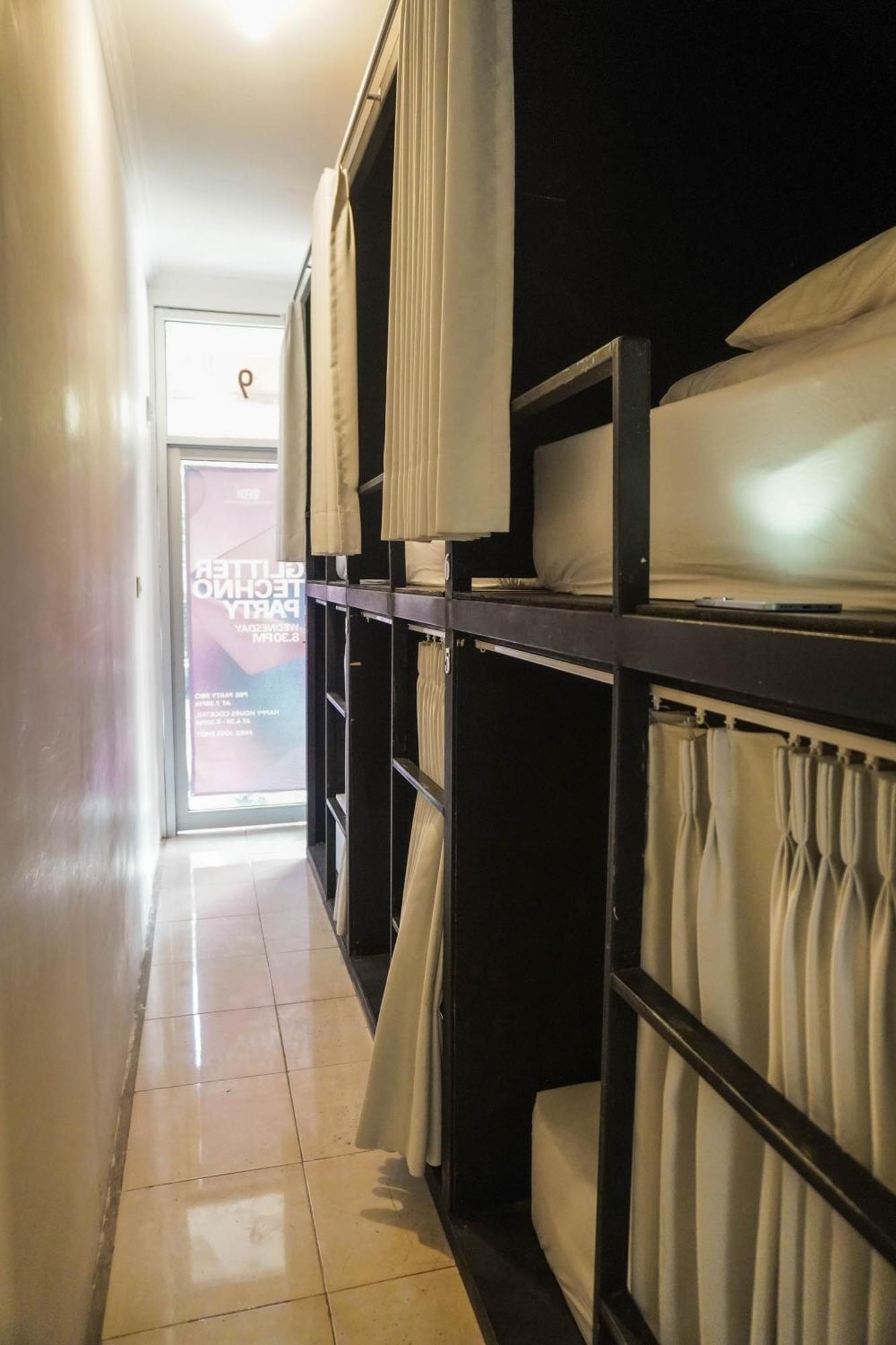 Indonesia Backpacker Hostels Kuta  Kültér fotó